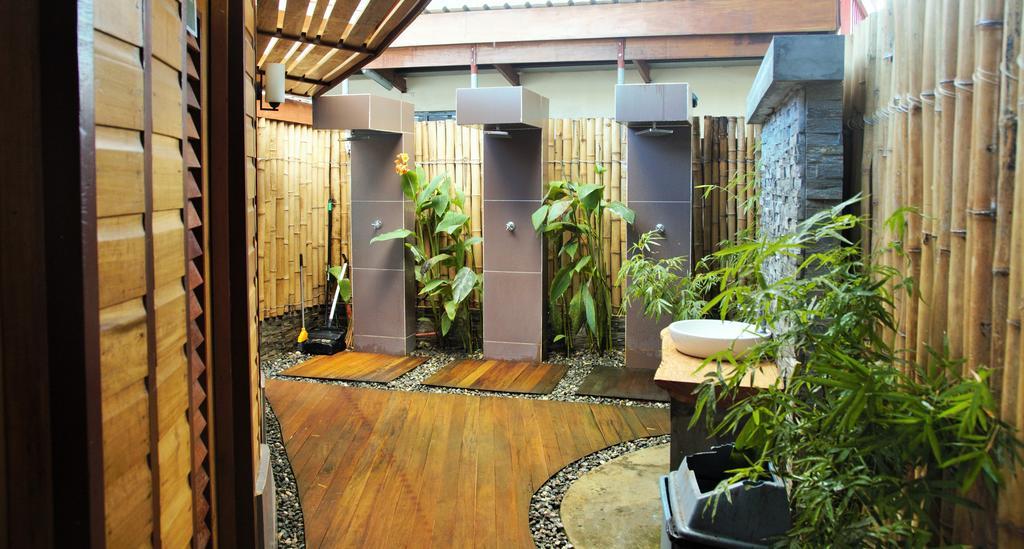 Pacific Crown Hotel Honiara Eksteriør bilde