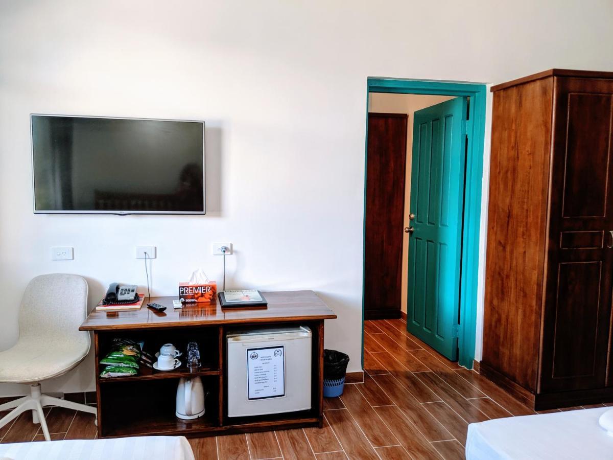 Pacific Crown Hotel Honiara Eksteriør bilde